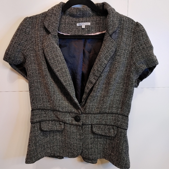 Charlotte Russe Jackets & Blazers - Charlotte Russe Short Sleeve Blazer